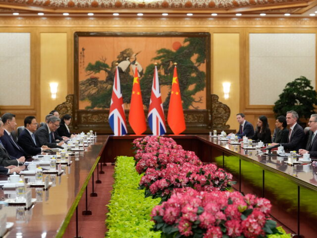 Στο Πεκίνο ο Κιρ Στάρμερ – Συνάντηση με τον πρόεδρο της Κίνας