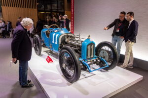 Η Rétromobile στο Παρίσι είναι το πιο όμορφο εφήμερο γκαράζ του κόσμου