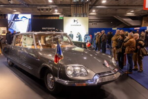 Η Rétromobile στο Παρίσι είναι το πιο όμορφο εφήμερο γκαράζ του κόσμου