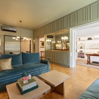 Mid-century μνήμη και σύγχρονη κατοίκηση στο Κολωνάκι