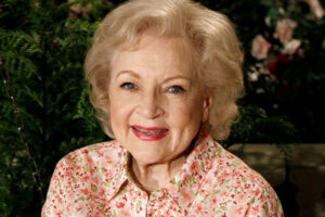 Σαν σήμερα γεννήθηκε η Μπέτι Γουάιτ,  ελληνικής καταγωγής «γηραιά γλυκιά αγαπημένη» της Αμερικής