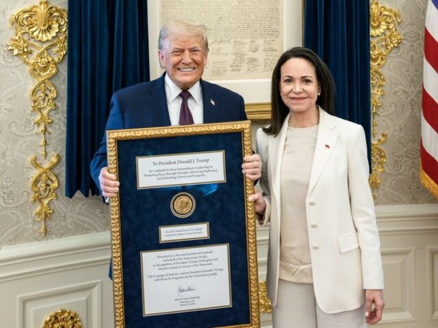 ΗΠΑ: Η Ματσάδο έδωσε το Νόμπελ Ειρήνης στον Τραμπ