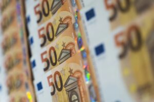 Προϋπολογισμός: Πρωτογενές πλεόνασμα 8 δισ. ευρώ το 2025