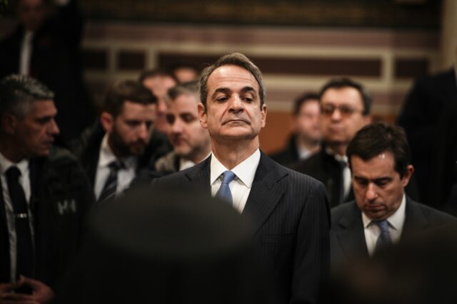 Εισβολή ΗΠΑ στη Βενεζουέλα: Σφοδρές αντιδράσεις της αντιπολίτευσης για τη στάση της ελληνικής κυβέρνησης