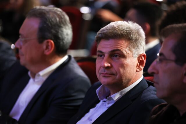 ΣΥΡΙΖΑ: Δεν παραδίδει την έδρα o Νικόλας Φαραντούρης