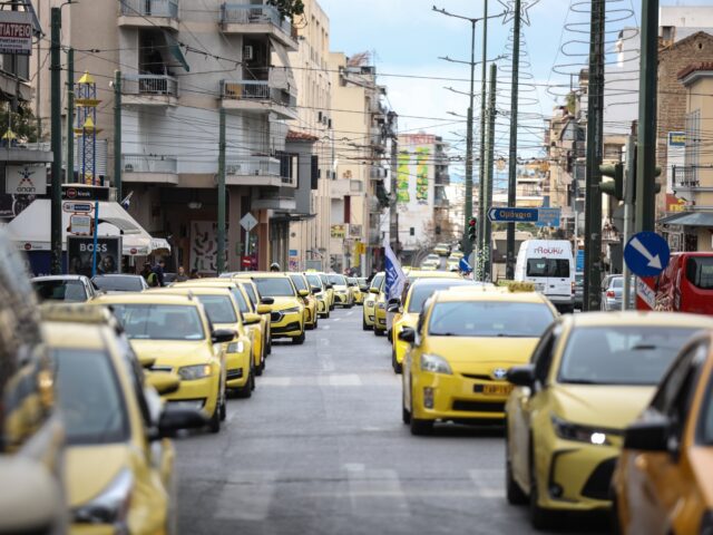 Έρχονται επαναλαμβανόμενες 48ωρες απεργίες στα ταξί