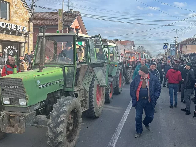 Σερβία: Κινητοποιήσεις αγροτών με αποκλεισμούς δρόμων