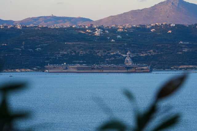Υπό κράτηση ο ύποπτος που προσήχθη για κατασκοπεία στη Σούδα