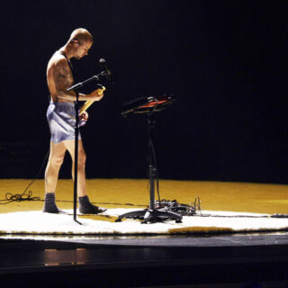 Grammys 2026: Οι καλύτερες, οι χειρότερες και οι πιο άβολες στιγμές