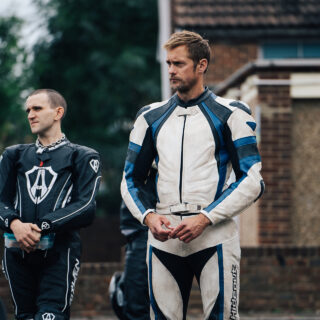 Το Pillion έχει πολύ σεξ, αλλά δεν είναι αυτό το θέμα