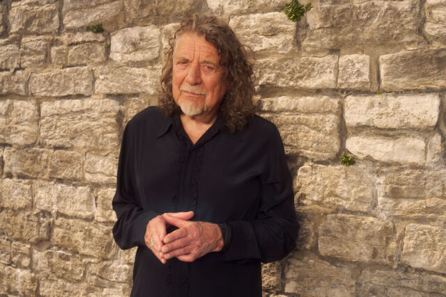 Ο Robert Plant στη σκηνή του Λόφου της Σάνης
