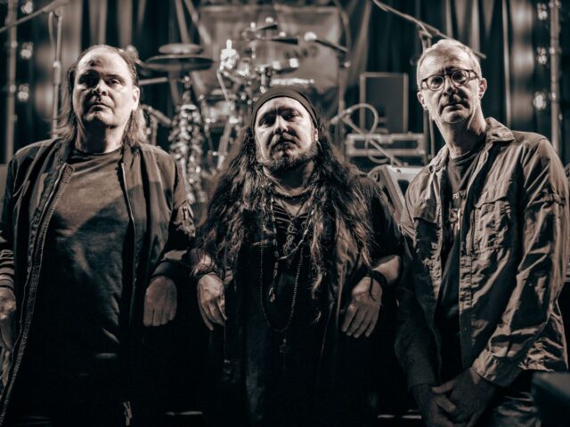 Rock & Roll United: Η αλήθεια του ελληνικού Rock αποκαλύπτεται την Πρωταπριλιά στο Κύτταρο