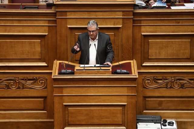 Βουλή: «Όχι» στην άρση ασυλίας του Δ. Κουτσούμπα, «Ναι» για τον Δ. Μάντζο