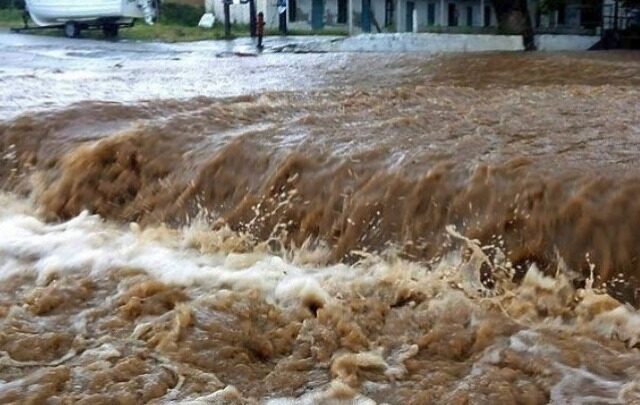 Λάρισα: Σοβαρά προβλήματα από την κακοκαιρία στα παράλια του νομού