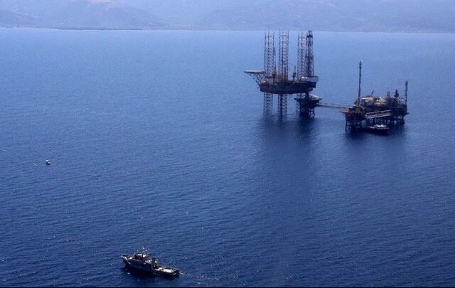 Σήμερα οι υπογραφές με Chevron – Helleniq Energy για έρευνες υδρογονανθράκων