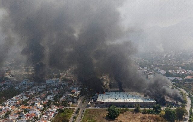 Μεξικό: Κύμα βίας αφότου ο στρατός σκότωσε τον αρχηγό ενός από τα μεγαλύτερα καρτέλ ναρκωτικών