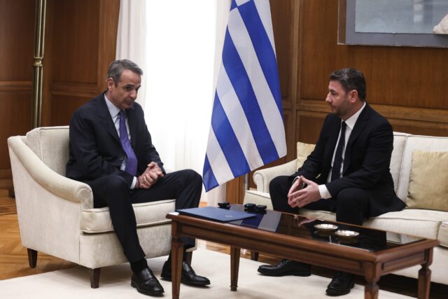 Ο Κυρ. Μητσοτάκης ενημέρωσε τον Νίκο Ανδρουλάκη για τις εξελίξεις στη Μέση Ανατολή