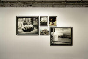 Όταν ο Γιώργος Λάνθιμος φωτογραφίζει τον κόσμο (του)