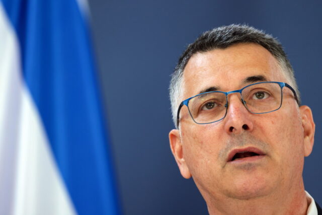 Το Ισραήλ καλεί χώρες να διακόψουν κάθε σχέση με το Ιράν