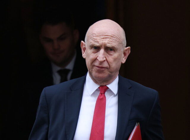 Εκτάκτως στην Κύπρο ο Βρετανός υπουργός Άμυνας