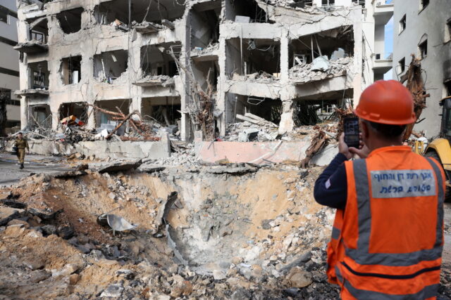 Ομοβροντία βαλλιστικών πυραύλων από το Ιράν στο Τελ Αβίβ