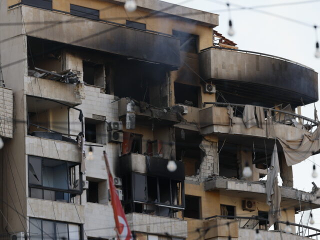 Το Ισραήλ σφυροκοπά το Ιράν και τον Λίβανο