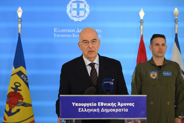 Στην Κύπρο έφτασε ο Νίκος Δένδιας: «Είμαστε απολύτως στη διάθεσή σας»