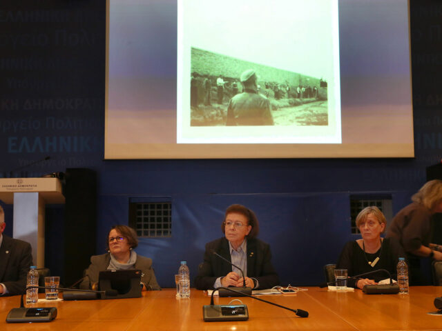 ΥΠΠΟ: Παρουσιάστηκαν οι συγκλονιστικές φωτογραφίες από την εκτέλεση των 200 κομμουνιστών