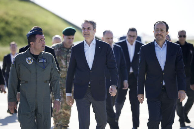 Κύπρος: Επίσκεψη Μητσοτάκη – Χριστοδουλίδη στη φρεγάτα «Κίμων»