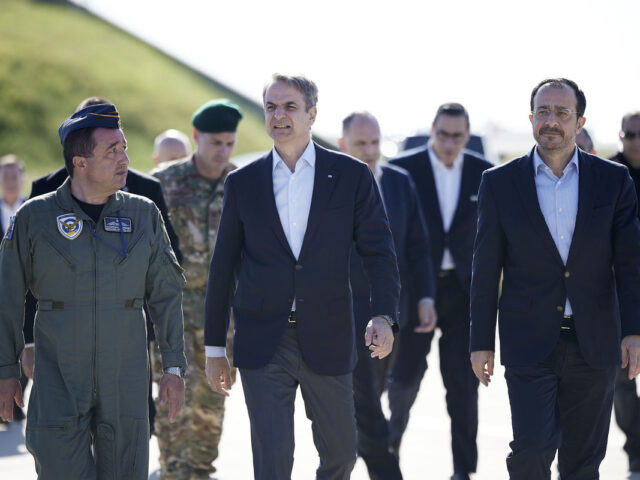 Κύπρος: Επίσκεψη Μητσοτάκη – Χριστοδουλίδη στη φρεγάτα «Κίμων»