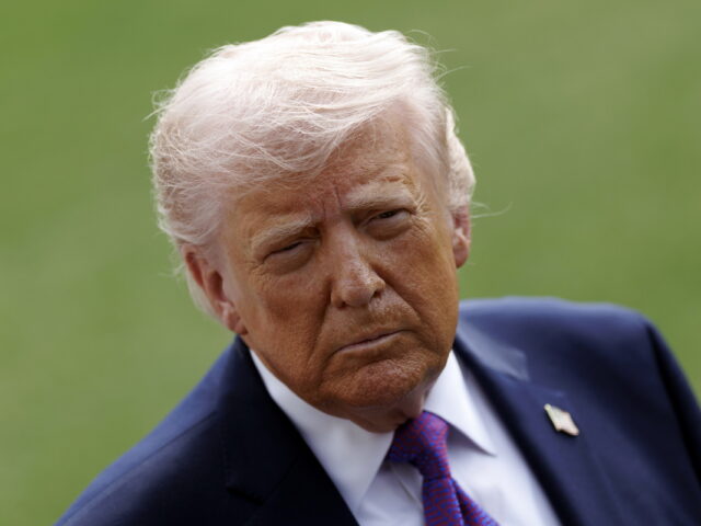 Ο Τραμπ εξετάζει κατάληψη ή αποκλεισμό του νησιού Χαργκ