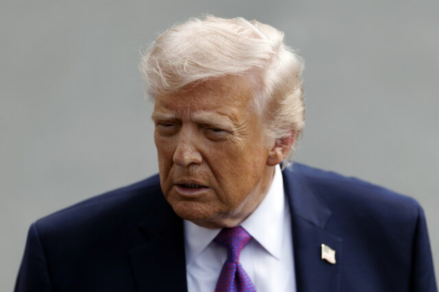 ΗΠΑ: Ο Τραμπ απειλεί να καταστρέψει πλήρως το Ιράν