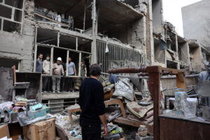 Το Ισραήλ συνεχίζει τους βομβαρδισμούς στο Ιράν