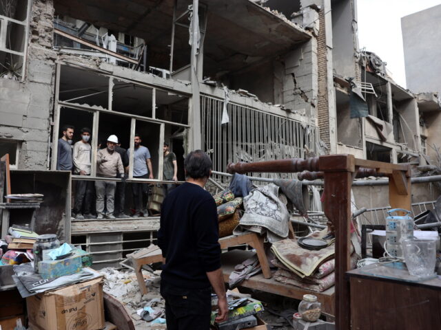 Ιράν: Ισχυρές εκρήξεις συγκλόνισαν την Τεχεράνη