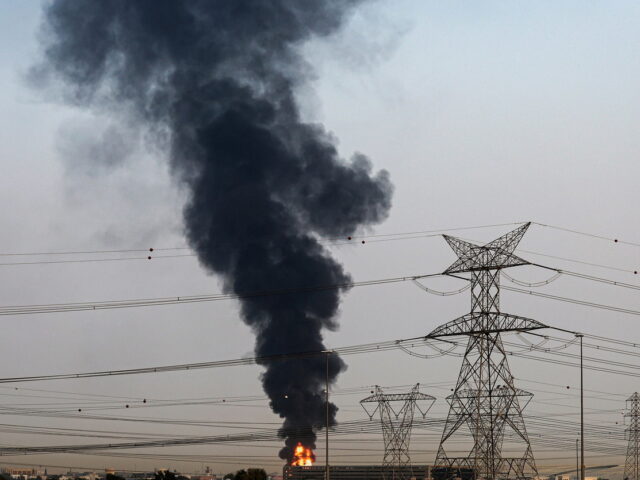 ΗΑΕ: Επίθεση με drone προκάλεσε φωτιά στην πετρελαϊκή ζώνη της Φουτζάιρα