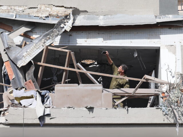 Ισχυρές εκρήξεις στο Τελ Αβίβ – Πλήγμα σε ιρανικό εργοστάσιο πυρηνικής ενέργειας