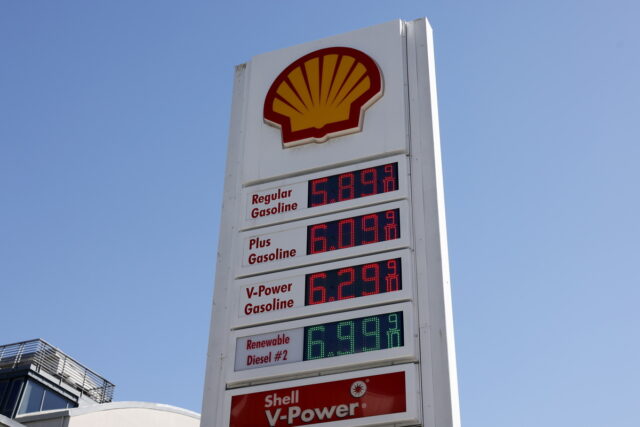 Η αύξηση στις τιμές των καυσίμων πλήττει τα αμερικανικά νοικοκυριά