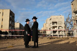 Ισραήλ: Μπαράζ πληγμάτων από το Ιράν και τον Λίβανο