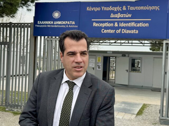 Δομές φιλοξενίας μεταναστών επισκέφτηκε ο Θάνος Πλεύρης
