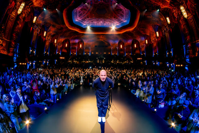 Ο Jo Koy, ένας από τους πιο επιτυχημένους stand-up comedians παγκοσμίως, έρχεται στην Αθήνα