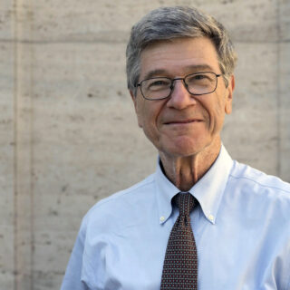 Jeffrey Sachs: «Πιθανότατα και η Ελλάδα θα συρθεί στον πόλεμο με το Ιράν»