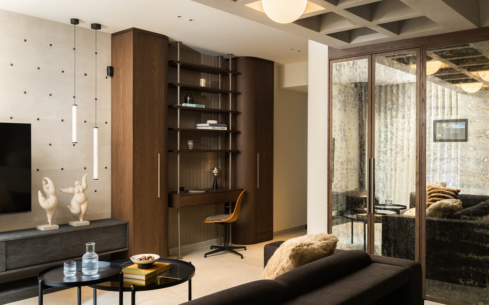 Άνεση και ειδικά σχεδιασμένη υλικότητα σε μια σύγχρονη κατοικία στη Θεσσαλονίκη