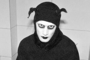 O Eddie Dark ονειρεύεται να πάει στη Χαβάη