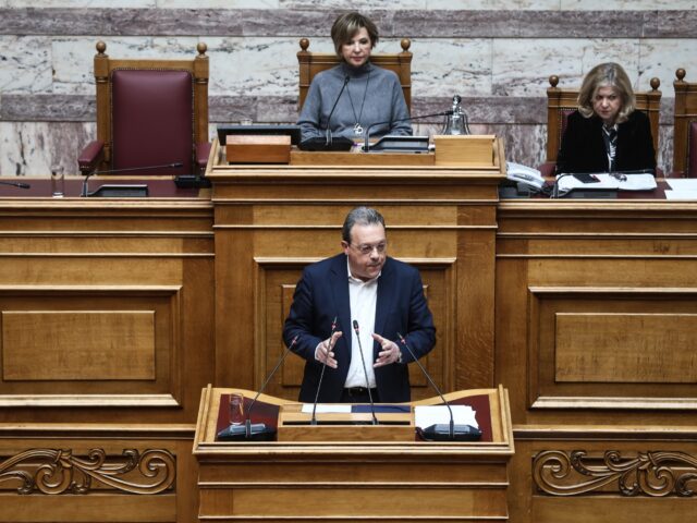 Σύγκληση Συμβουλίου Πολιτικών Αρχηγών για τον πόλεμο στη Μέση Ανατολή ζητά ο Σωκράτης Φάμμελος