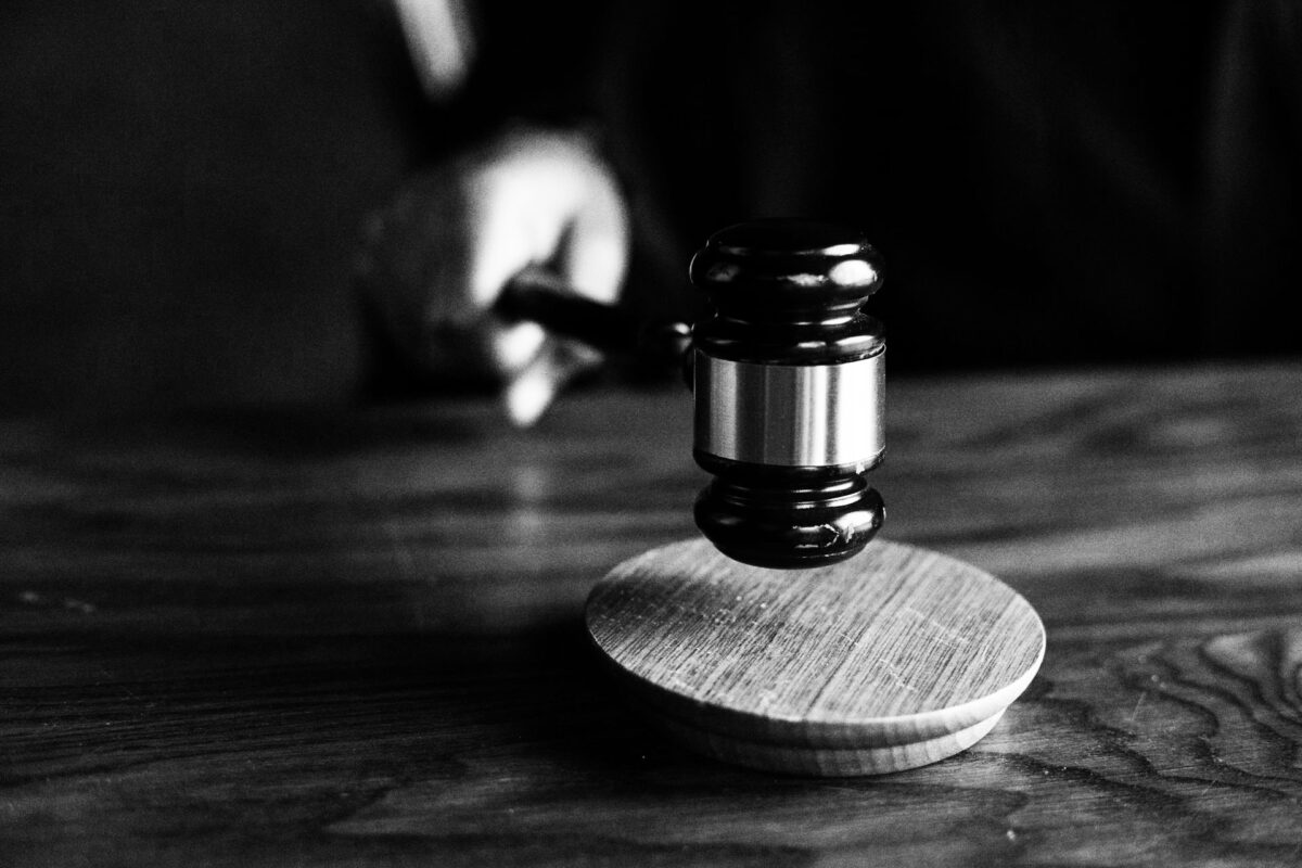 Υποκλοπές: «Οι δικαστικοί λειτουργοί σήκωσαν στην πλάτη τους κάτι πολύ βαρύτερο από ό,τι τους αναλογούσε. Η απόφαση δικαιώνει τη δημοσιογραφία»