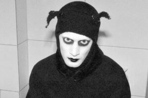 O Eddie Dark ονειρεύεται να πάει στη Χαβάη