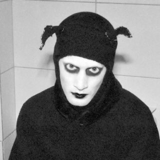 O Eddie Dark ονειρεύεται να πάει στη Χαβάη