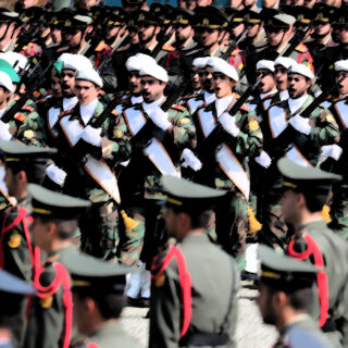 Φρουροί της Επανάστασης: Η ακτινογραφία του στρατιωτικού πυλώνα του Ιράν