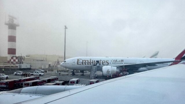 Τα ΗΑΕ κλείνουν προληπτικά τον εναέριο χώρο τους