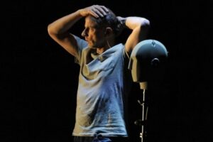 Παγκόσμια Ημέρα Θεάτρου: Από τη ζωντανή συνάντηση στις υβριδικές εμπειρίες της σκηνής